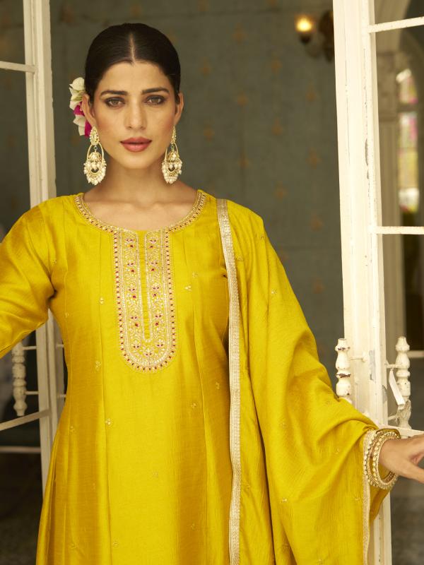 VP 9726 Y Anarkali Kurta Set with Embroidered Dupatta Elegant Ready to Wear Three Quarter Sleeves Kurta Pant Set